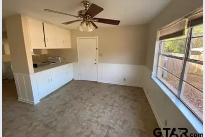 2415 Pleasant Dr, Tyler, TX 75701 - Photo 4