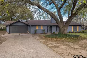 209 Chestnut, Van, TX 75790 - Photo 2