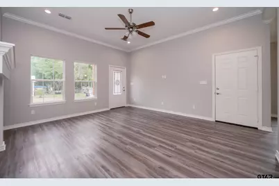 411 N Fuller Ave, Tyler, TX 75702 - Photo 4