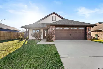 806 James Ct, Chandler, TX 75758 - Photo 1