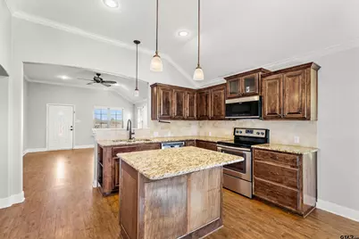 806 James Ct, Chandler, TX 75758 - Photo 8