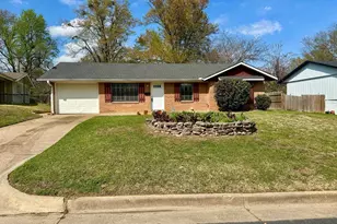 2412 Devine St, Tyler, TX 75701 - Photo 2
