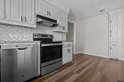 400 Baker, Lindale, TX 75771 - Photo 10