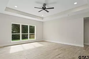 16414 Crossing Cir, Lindale, TX 75771 - Photo 2