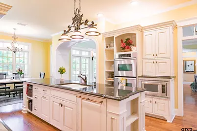 902 E South Street, Lindale, TX 75771 - Photo 10