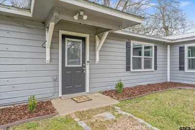 501 S Railroad St, Troup, TX 75789 - Photo 2