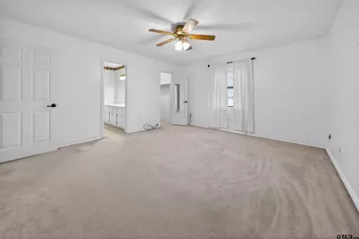 608 Craig Dr, Palestine, TX 75803 - Photo 14