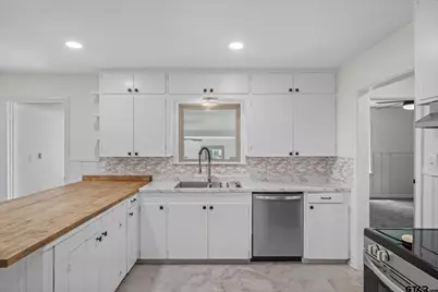 252 E Main, Van, TX 75790 - Photo 2