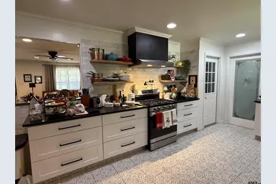 608 Pine Street, Henderson, TX 75654 - Photo 8