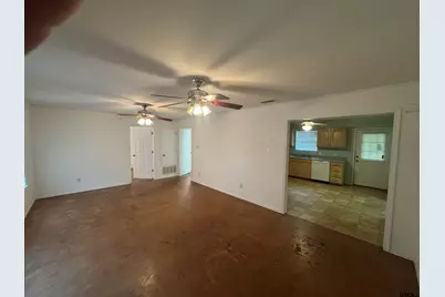 16444 Lakeview Cir, Whitehouse, TX 75791 - Photo 2