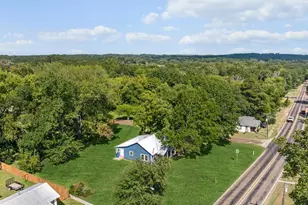 607 E Duval, Troup, TX 75789 - Photo 26