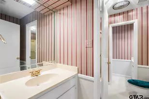 1102 Richwood St, Longview, TX 75604 - Photo 38