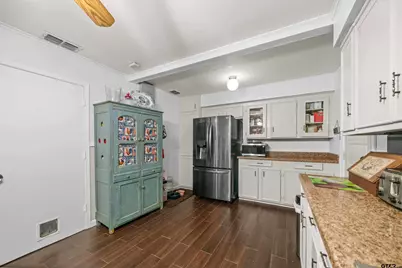 221 N Dayton St, Tyler, TX 75702 - Photo 16