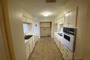 5700 Foxcroft, Tyler, TX 75703 - Photo 2