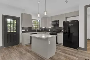 220 Sherman St, Rusk, TX 75785 - Photo 12