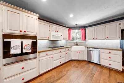 312 Southhill Rd, Palestine, TX 75801 - Photo 12