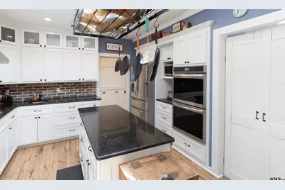 217 W Lafayette, Jefferson, TX 75657 - Photo 6