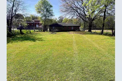 407 Fulton, Pittsburg, TX 75686 - Photo 2