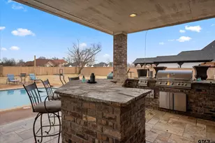 200 Country Club, Mount Pleasant, TX 75455 - Photo 14