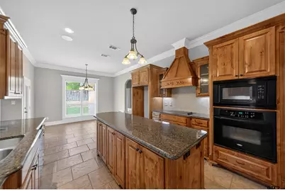 16542 Milwood Pl, Tyler, TX 75703 - Photo 12