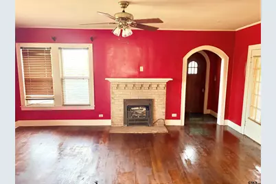 437 Jefferson, Pittsburg, TX 75686 - Photo 2