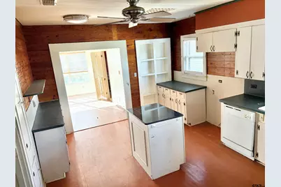 437 Jefferson, Pittsburg, TX 75686 - Photo 18