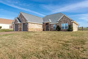315 Corrigan Trails Blvd, Lindale, TX 75771 - Photo 2