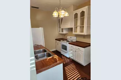 637 S Chilton Apt C, Tyler, TX 75702 - Photo 2