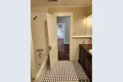 637 S Chilton Apt C, Tyler, TX 75702 - Photo 10