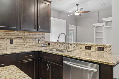 1409 Robbinwood Ct., Longview, TX 75601 - Photo 12