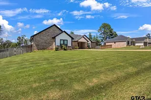 18329 Timber Oaks Dr, Lindale, TX 75771 - Photo 2