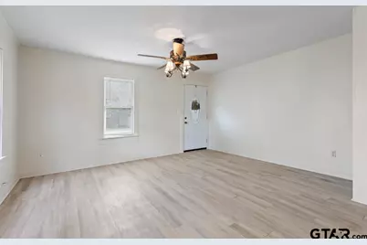 107 Mallory, Lindale, TX 75771 - Photo 16