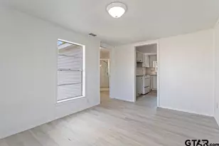 210 Cooper, Lindale, TX 75771 - Photo 16