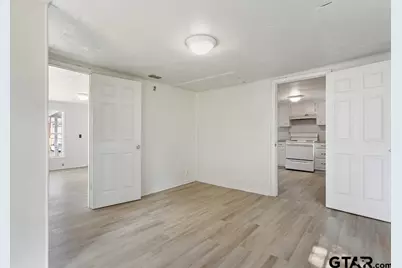 210 Cooper, Lindale, TX 75771 - Photo 14