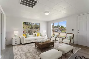 210 Cooper, Lindale, TX 75771 - Photo 2