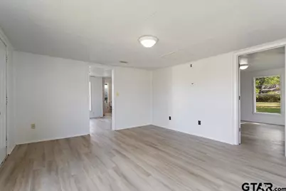 210 Cooper, Lindale, TX 75771 - Photo 8