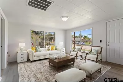 210 Cooper, Lindale, TX 75771 - Photo 2