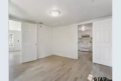 210 Cooper, Lindale, TX 75771 - Photo 14