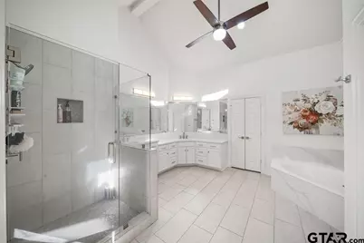 6601 Hollytree Circle, Tyler, TX 75703 - Photo 12