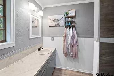 725 W Blair St, Mineola, TX 75773 - Photo 14