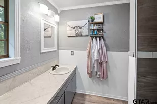 725 W Blair St, Mineola, TX 75773 - Photo 14