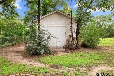 725 W Blair St, Mineola, TX 75773 - Photo 26