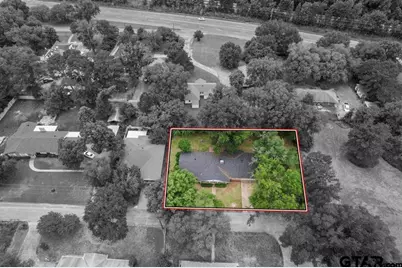 725 W Blair St, Mineola, TX 75773 - Photo 2