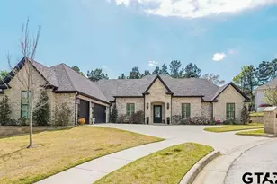 7521 Northlake Dr, Tyler, TX 75703 - Photo 2