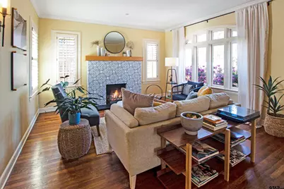 210 Mockingbird Ln, Tyler, TX 75701 - Photo 4