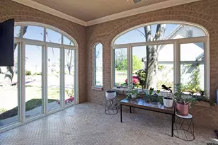 210 Mockingbird Ln, Tyler, TX 75701 - Photo 8