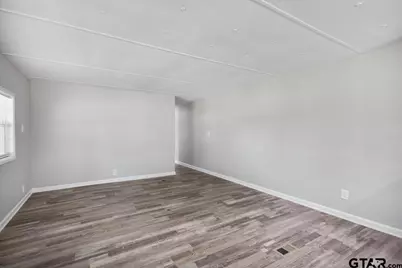 2375 Clinton Dr., Chandler, TX 75758 - Photo 8