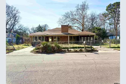 609 Hickory, Hughes Springs, TX 75656 - Photo 2