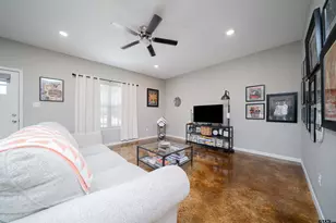 128 Loye Ln, Hawkins, TX 75765 - Photo 8