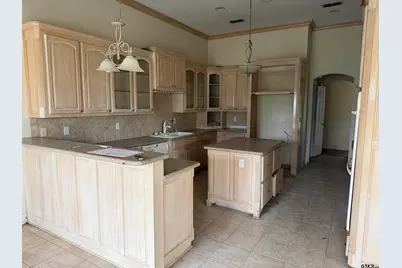 120 Burton, Longview, TX 75603 - Photo 10